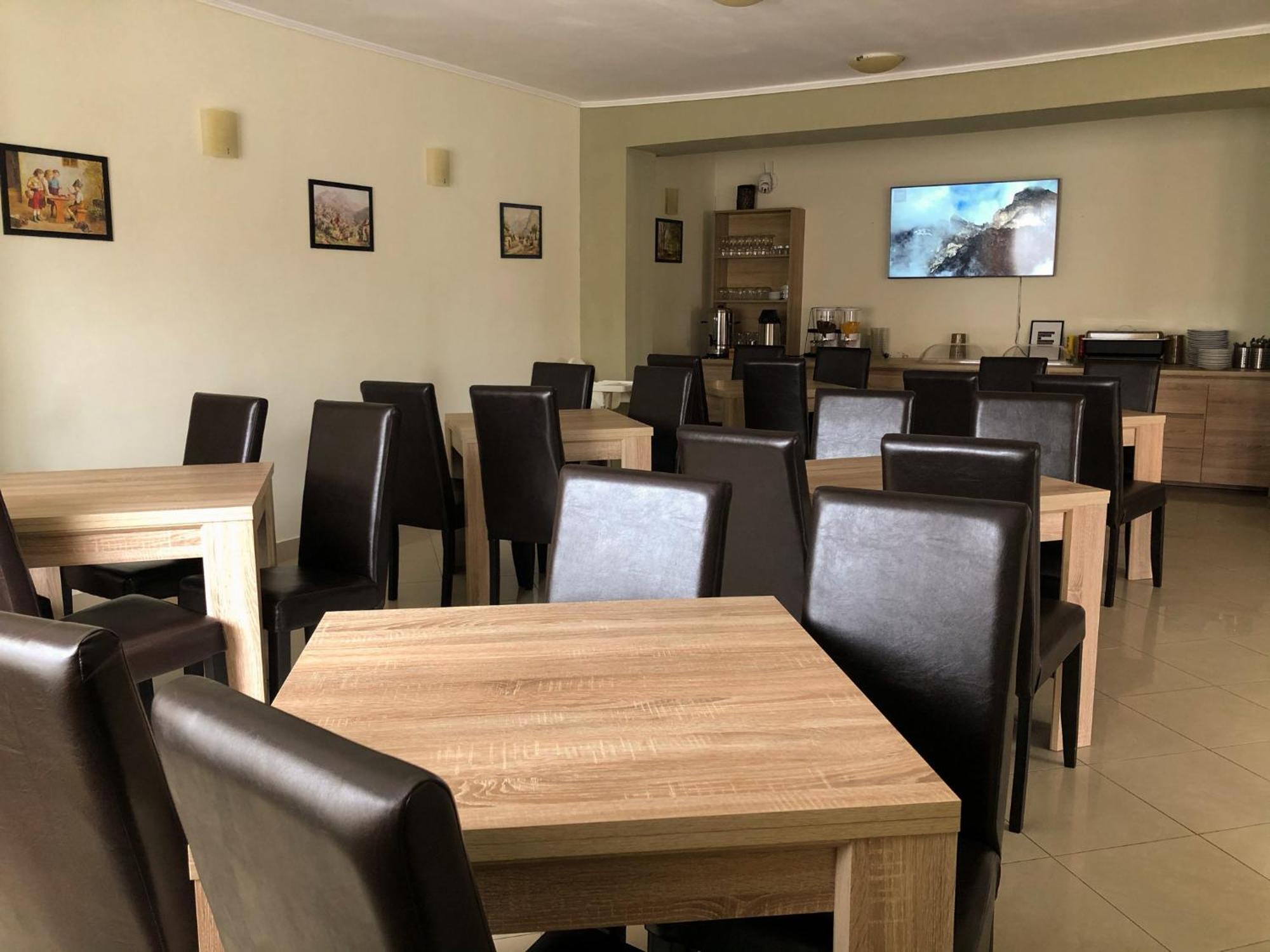 Pensiunea Aliart Zarnesti Luaran gambar